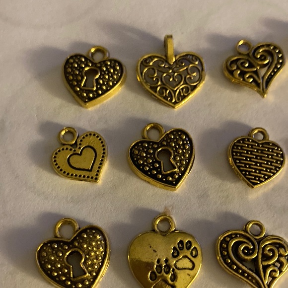 Lot of 12 gold charms/pendants heart theme for jewelry - Picture 2 of 4